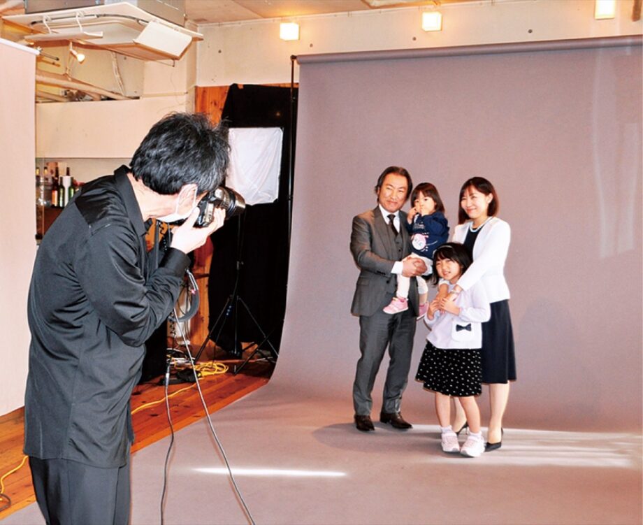 横浜市南区の「トミーズカフェ」で障害児と家族限定の写真館【3月20日】