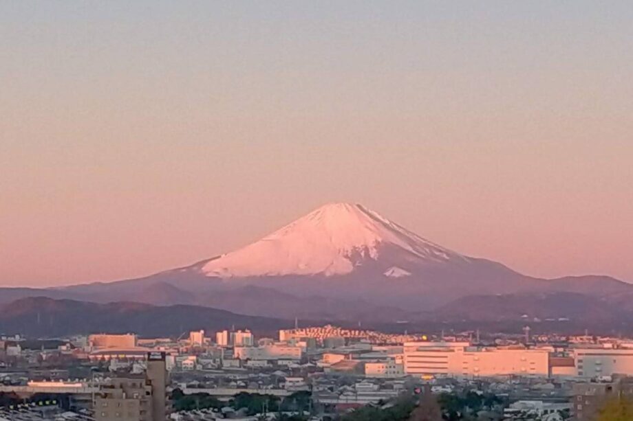 部屋から望む雄大な富士山