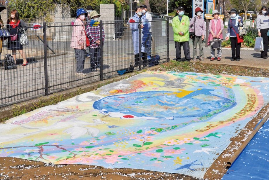 【秦野市】はだのキッズゲルニカ展開催中ー子どもが描く平和への願いー（4月30日まで）