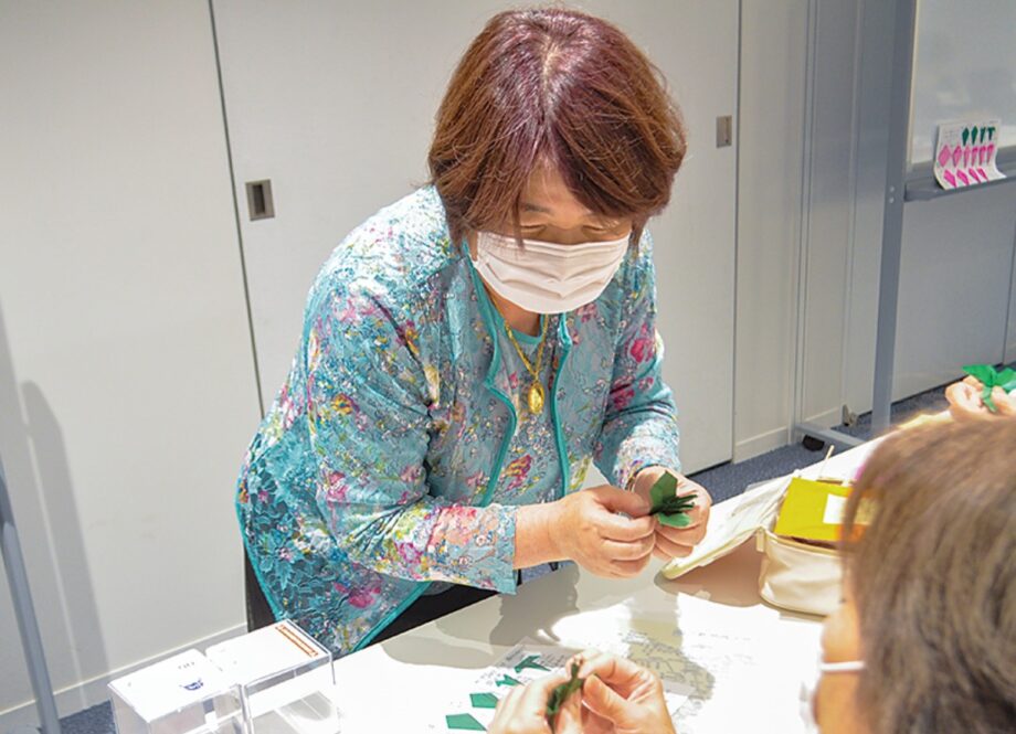 折り紙で「バラ」を制作　6月は「あじさい」 参加者募集中＠横浜市瀬谷区 あじさいプラザで講習会