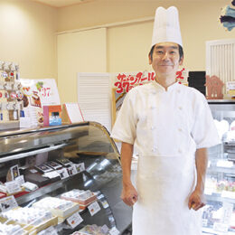 茅ヶ崎とサザンオールスターズへ思いあふれー。サザン通り「エトアール洋菓子店」が2015年度優良店舗に