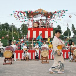 太鼓・盆踊りでにぎわい 区内各所で夏祭り【2023年8月18日】