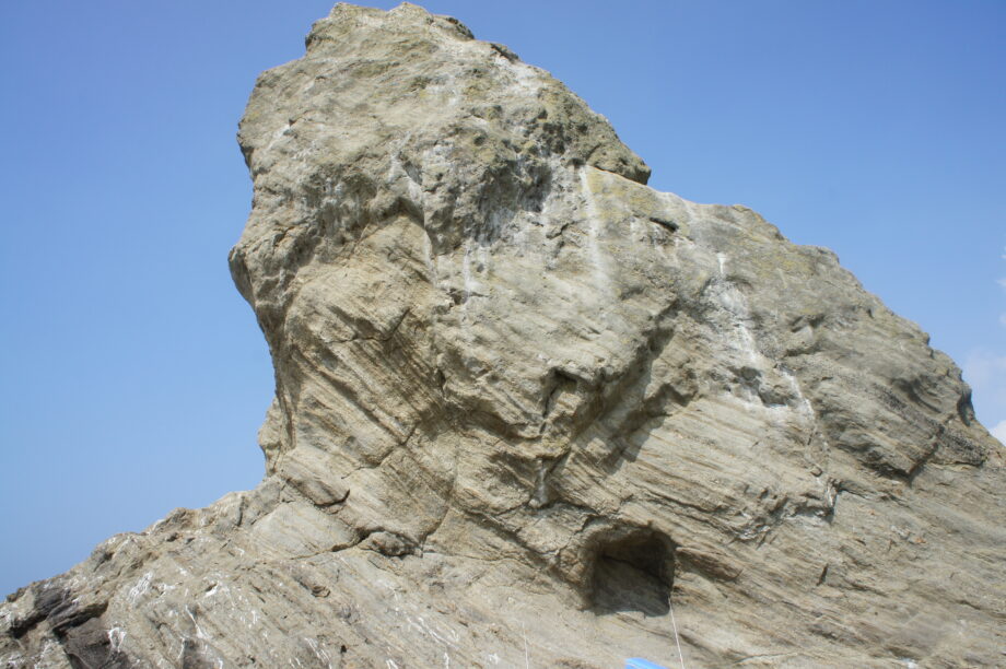 目の前に大きなえぼし岩