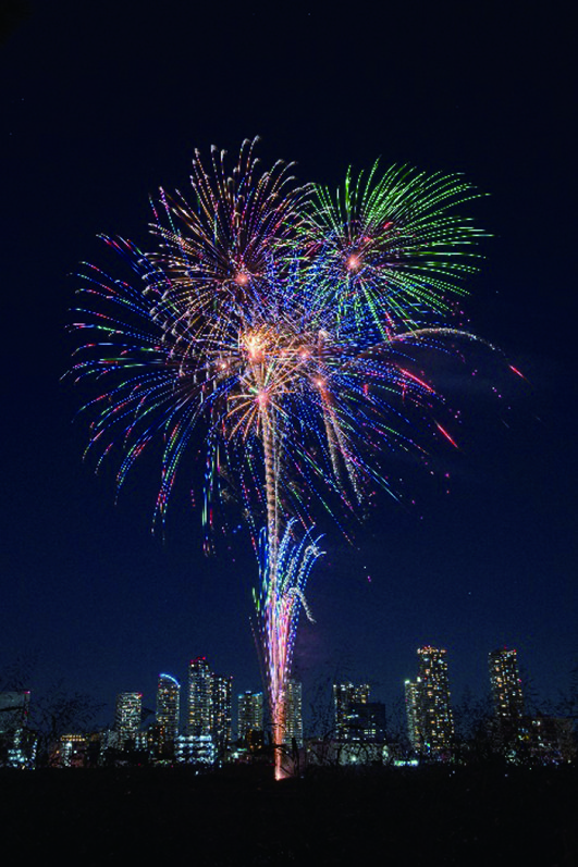 丸子で花火打ち上げ  10月１日「思い出づくりに」＠川崎市多摩川河川敷