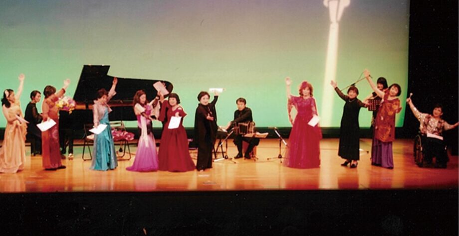 川崎市・高津市民館でシャンソン歌手・紫村千惠子さんと教え子らによる発表会【10/31】ユニセフ募金も