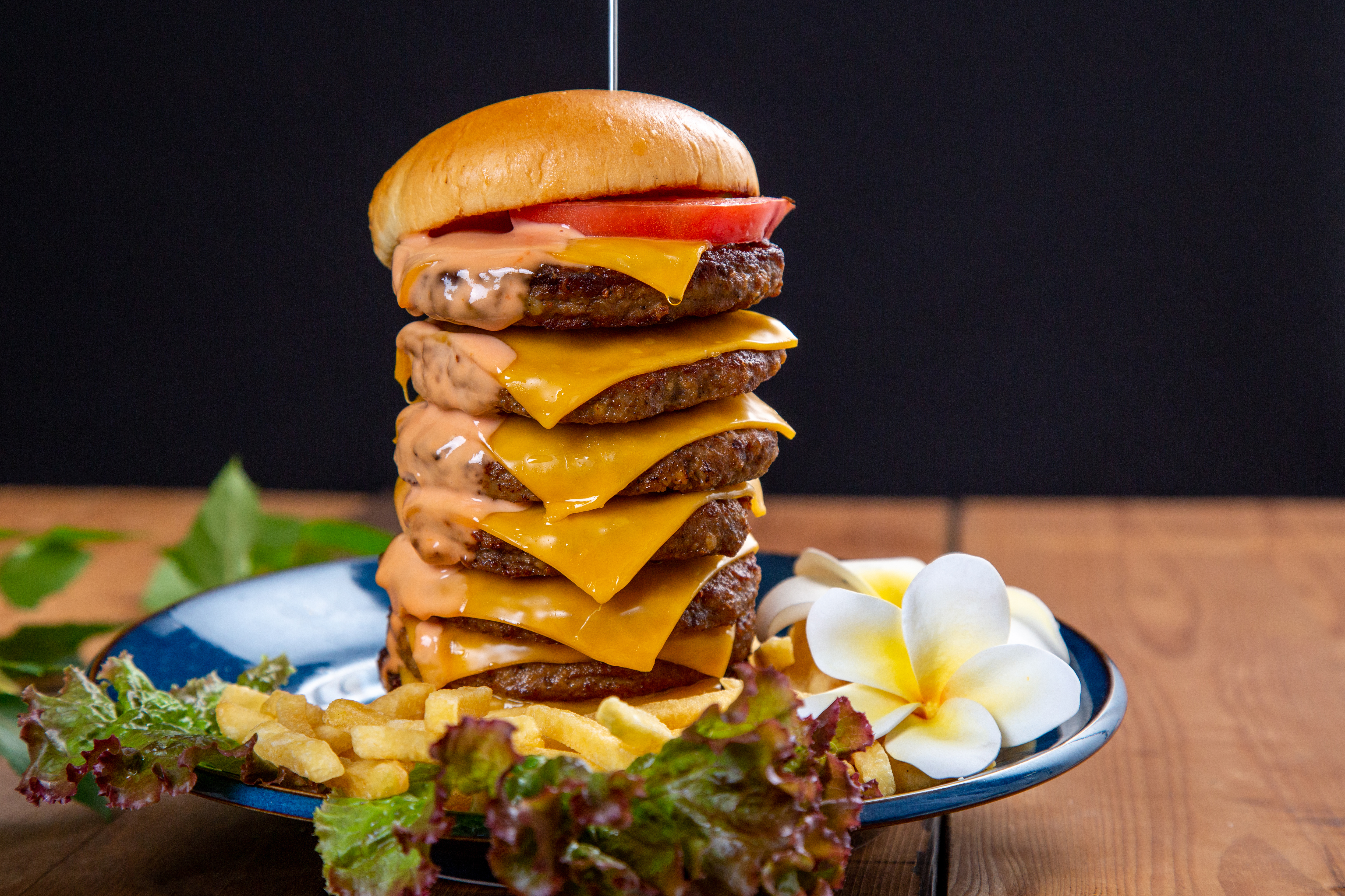 新規オープン＞“7段タワーバーガー”など！川崎ラ チッタデッラのハワイ