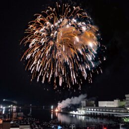 三崎・城ヶ島花火大会～今年は10月21日と12月24日の2ディズ～1200発ずつ打ち上げ