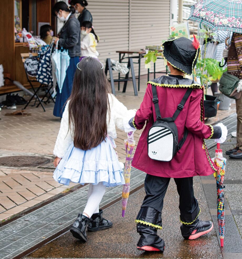 多摩センターの秋の風物詩「ハロウィンｉｎ多摩センター２０２３」開催＠多摩市：パルテノン大通りやレンガ坂など
