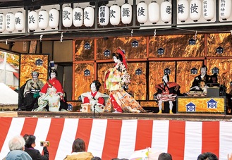 ＜11月26日＞横浜市保土ケ谷区の天王町橘樹神社で奉納歌舞伎