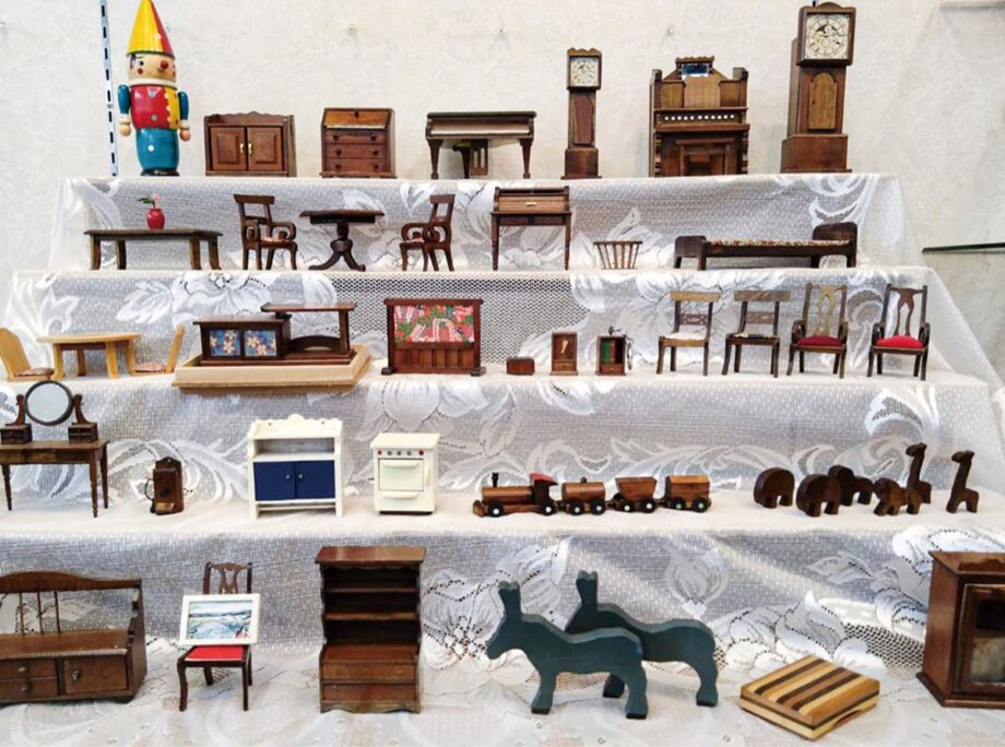 〈２月24日・25日〉小田原・喫茶館 銀の椅子でミニチュア家具の展示販売とフリーマーケット