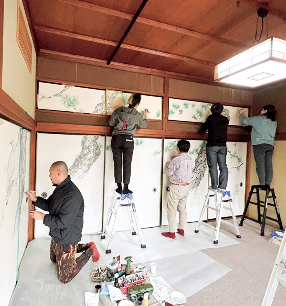小田原の国登録有形文化財「清閑亭」のふすま絵を画家集団が制作！歴史とともに新しい息吹を…