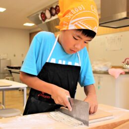 【取材レポ】うみかぜテラスの“本格蕎麦打ち体験”に小学4年生の子どもと参加してきました