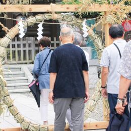 ６月30日、茅の輪で穢れはらう ＠横浜市南区のお三の宮など各神社で