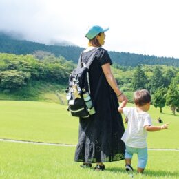 【要事前予約】2024年も箱根湯の花ゴルフ場で「親子で芝生エンジョイｄａｙ」開催！ゴルフ場を無料で開放＜8月1日＞