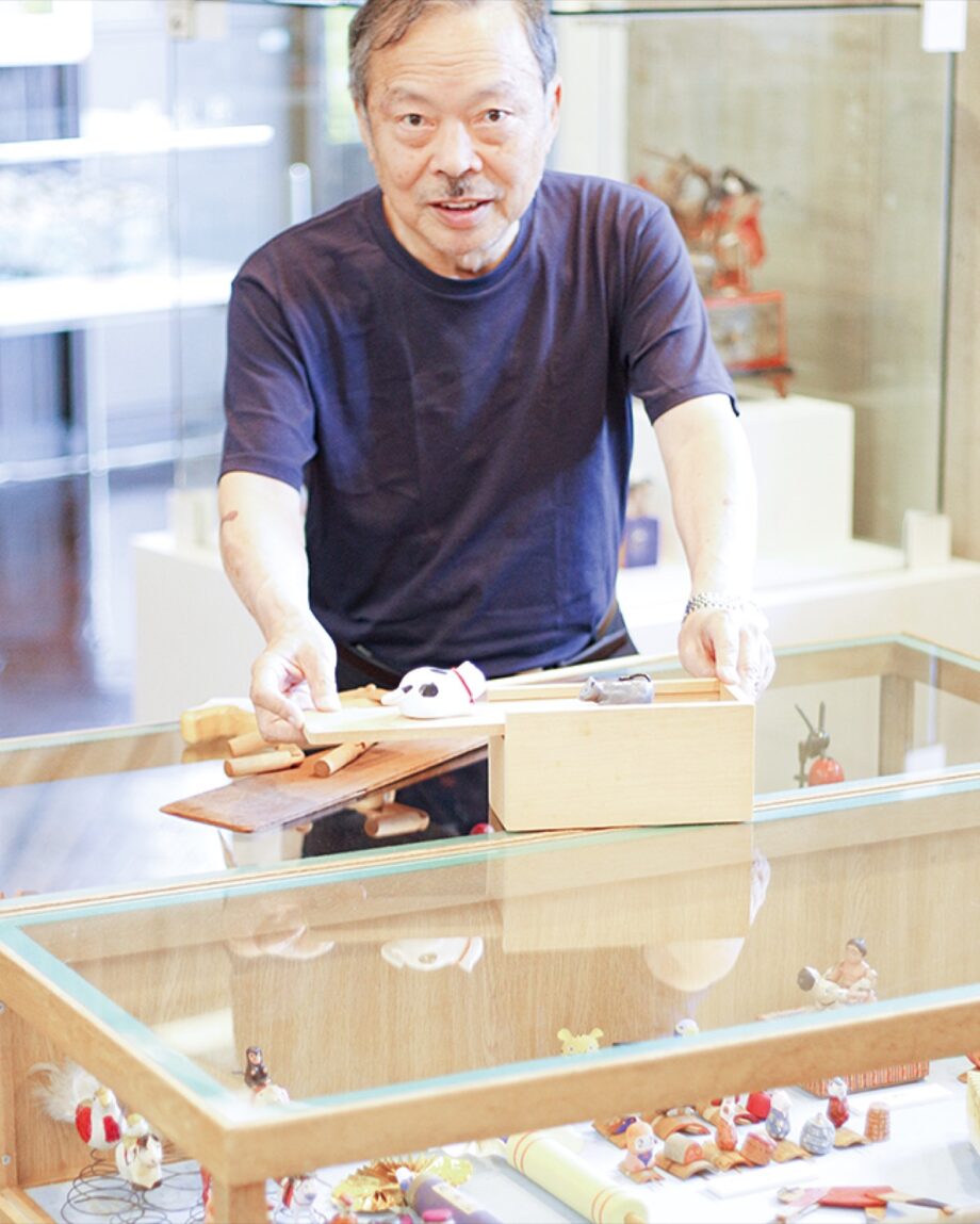 南足柄市郷土資料館で夏期特別展「からくり玩具世界一周」コレクター・山口照二さんが集めた約１０００点