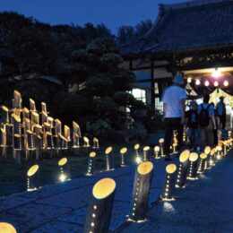 第3回「三浦半島盆竹灯篭まつり」～2024年も夏夜に幽玄の明かり～6つの寺でリレー開催