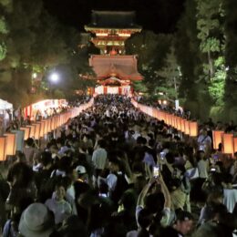 【2024年8月6～9日】鎌倉・ 鶴岡八幡宮 で『ぼんぼり祭』大小約４００基