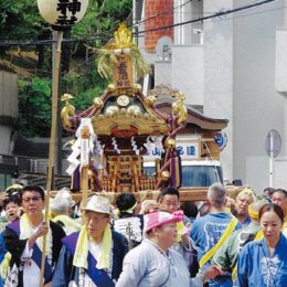 ＜川崎市多摩区・五反田神社＞秋の例大祭【2024年９月14・15日】神輿渡御や和太鼓、投げ餅、屋台も