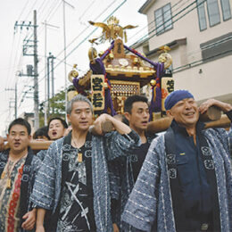 【2024年10月13日開催】横浜のあざみ野・驚神社で例大祭！地域神輿3基がゴールの神社目指す