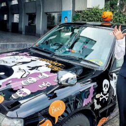 ＜川崎市＞ひまわり交通「ハロウィンタクシー」が2024年も川崎の街を走行中！【10月31日まで】