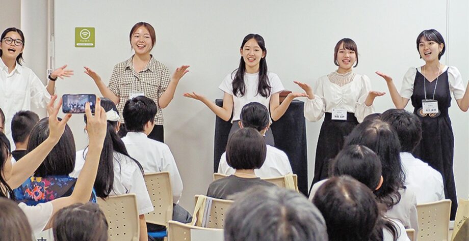 恵泉女学園大学　平和紙芝居研究会「ＫＰＫＡ（クプカ）」紙芝居で楽しもう　公開講座や学園祭で催し