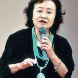 川崎市・高津市民館ホールでシャンソン歌手・紫村千惠子さん主宰の演奏会【11月11日】募金活動も