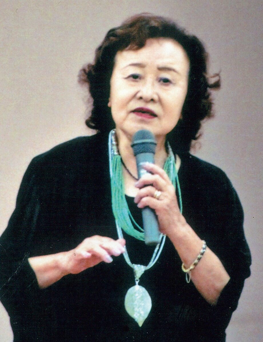 川崎市・高津市民館ホールでシャンソン歌手・紫村千惠子さん主宰の演奏会【11月11日】募金活動も