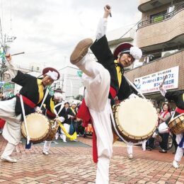 【11月３日】川崎区・桜本商店街の日本のまつりで名物の韓国・朝鮮の伝統芸能「プンムルノリ」が復活！