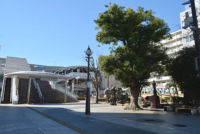 秦野駅北口広場