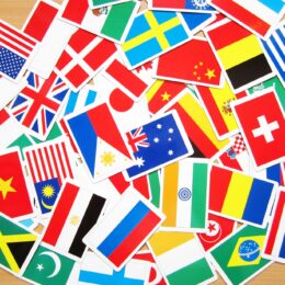 さまざまな国のゲストスピーカーを招き、交流を図る催し「世界の人とふれあいタイム」開催＠八王子市学園都市センター
