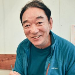 【スペシャルインタビュー】好奇心に駆られるままに 俳優の石丸謙二郎さん「ネバー・トゥー・レイト」の精神