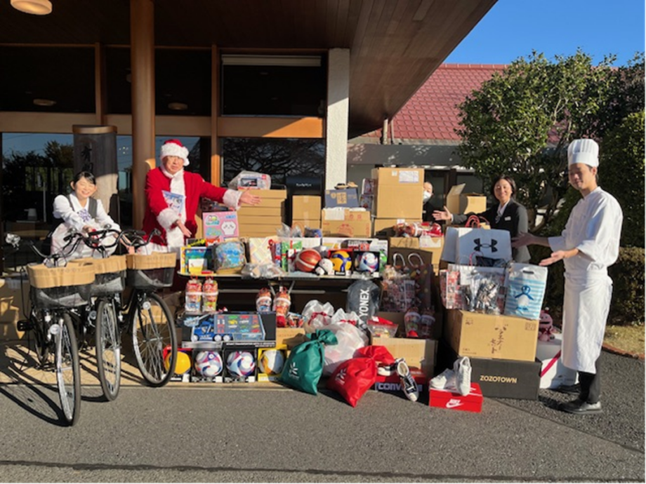 【取材レポ】茅ヶ崎市甘沼にある名門ゴルフクラブ・スリーハンドレッドクラブが子どもたちにクリスマスプレゼント