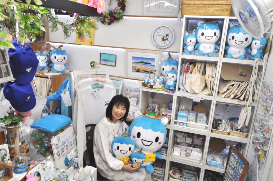 【藤沢：ふじキュン♡グッズ＆手作り雑貨】チャームポイントはヨットの耳　「Waku Waku Garden 江ノ島」にはかわいいキャラクターがいっぱい！！