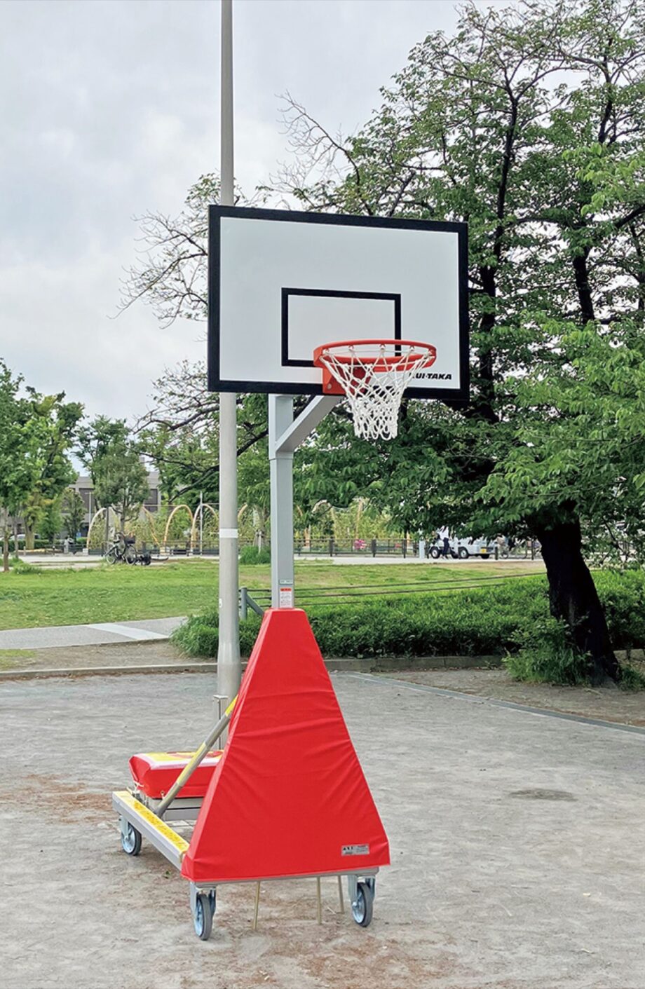＜川崎市中原区＞等々力緑地・催し物広場にバスケットゴール設置～市民要望に応え