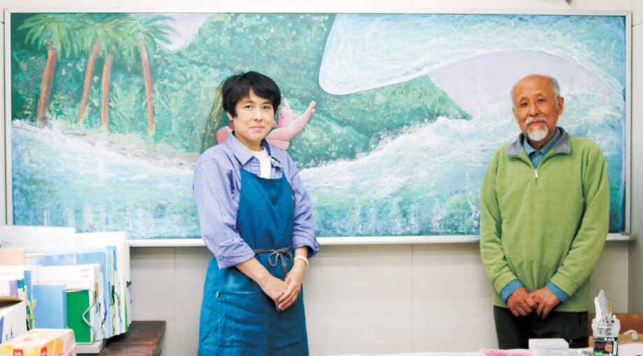 川崎市麻生区の学習塾で黒板アートを初公開【2025年5月31日まで】アニメの一場面を描く