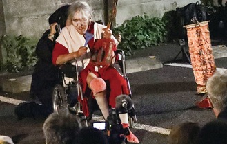 【毎月第３土曜日開催】「六角橋商店街ヤミ市」5月17日は最高齢大道芸人も（横浜市神奈川区）