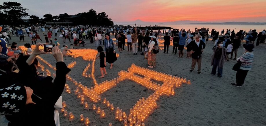 逗子葉山JCが5000個のキャンドルで地域盛り上げ～5月24日・森戸海岸で～