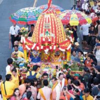 【６月29日】川崎駅前でインドの伝統的な祭り～カラフルな山車を伝統音楽で踊り歌いながら巡行