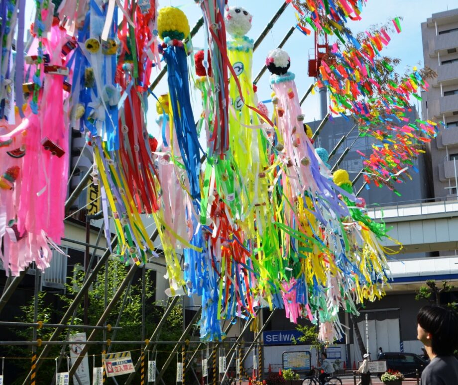 色とりどりの子ども飾り掲出始まる「第73回 湘南ひらつか七夕まつり」＠平塚市
