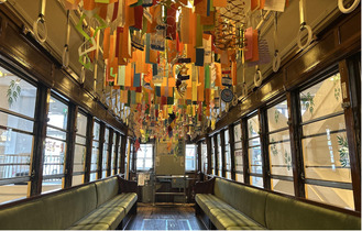 ＜横浜市電保存館＞レトロな車両に七夕飾り 短冊１２００枚を展示【７月８日まで】