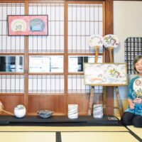 小田原・籠淸本店でアート作家の小林さんと陶芸家の山本さんの作品展〈７月３０日(水)まで〉