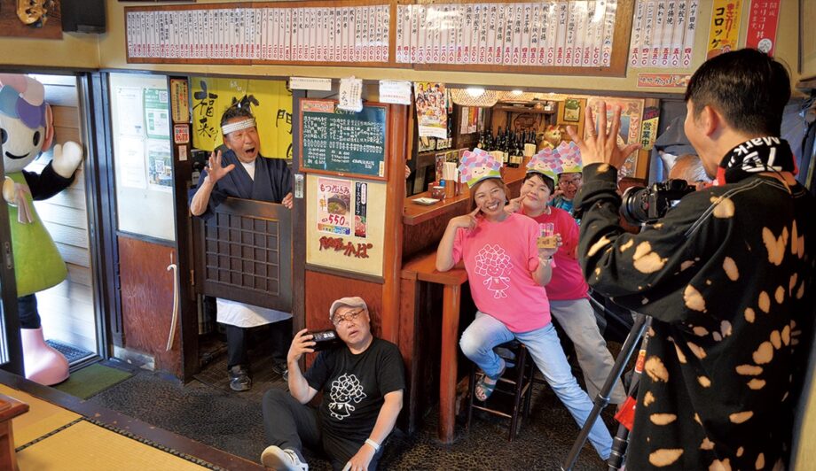 写真家・浅田政志氏が１２月の写真展に向けて開成町の人、風景を激写！