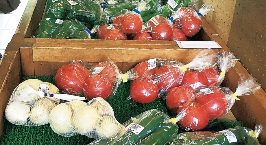 小野路宿里山交流館（町田市）で、近隣農家が野菜を持ち寄り販売『小野路朝市』開催