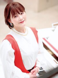 【7月17日】うみかぜテラスで歌声サロン〜歌うピアニスト亞紀加さんと懐かしの流行曲を歌い上げる〜