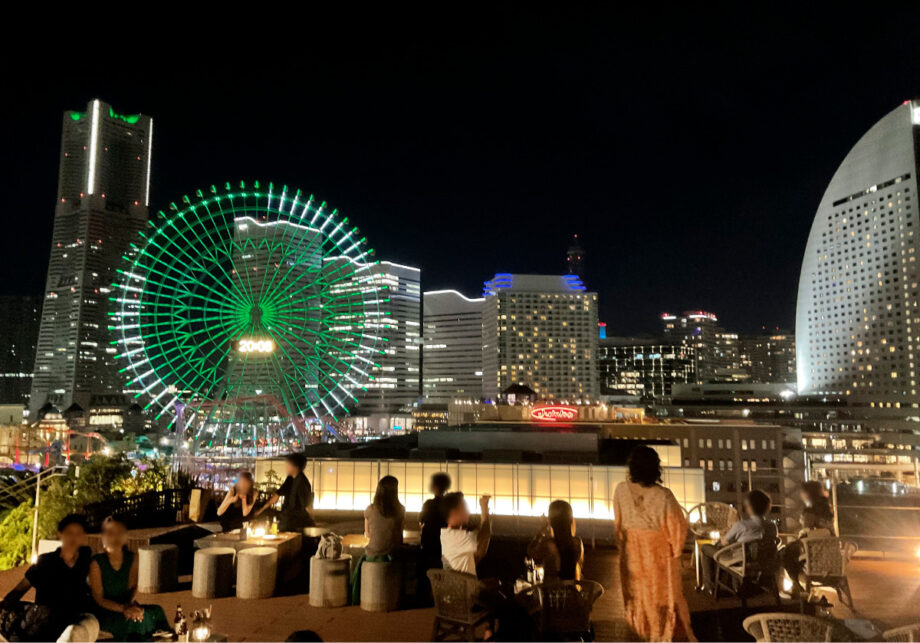 みなとみらいの夜景を一望する屋上バー「グランドオリエンタルみなとみらい」で９月14日まで