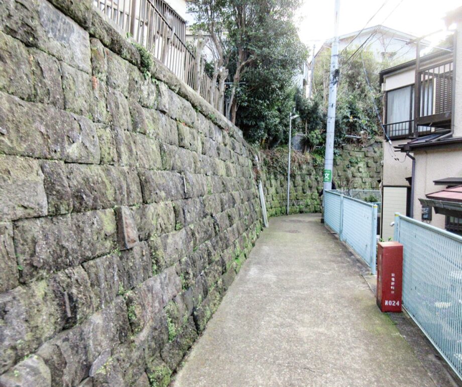 参加者募集「近代横須賀発展の景観遺産─海と船から見える坂道とブラフ積み石垣─」建造物から地域の歴史をひもとく