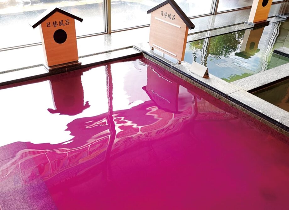 ＜ピンクに染まる日替風呂＞満天の湯（相鉄線上星川駅前）が10月のピンクリボン月間に合わせて