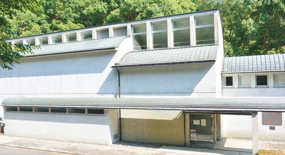 【真鶴町立中川一政美術館】休館中の中川一政美術館、改修工事見合わせで費用の外部化も含め検討中