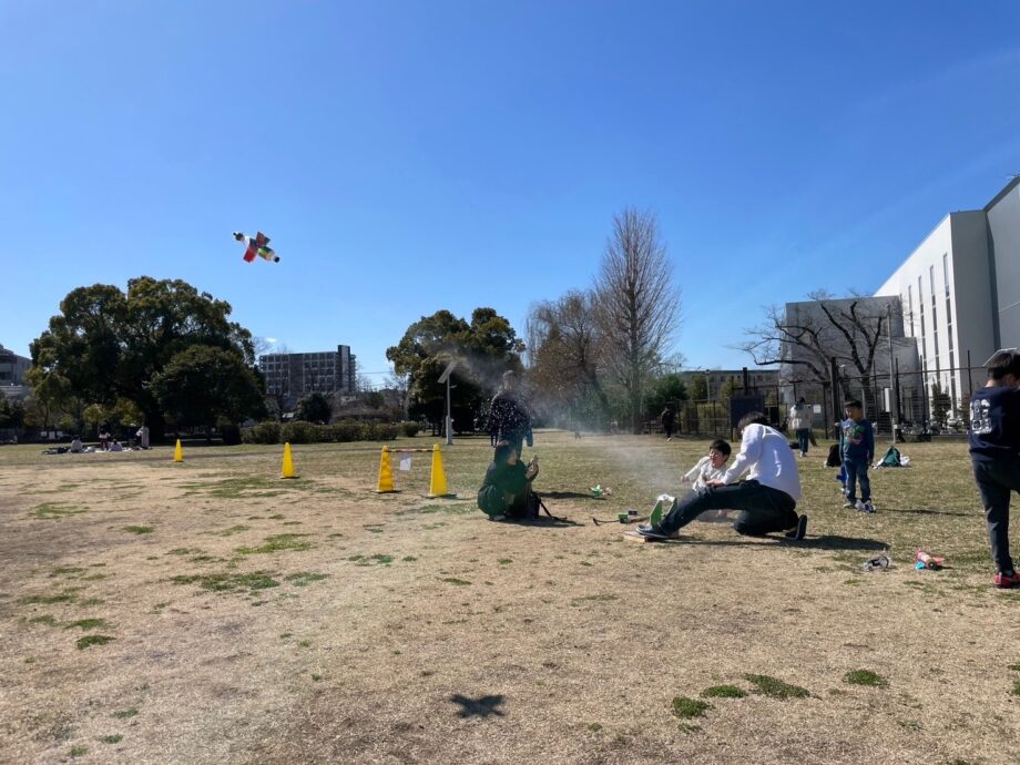 ペットボトルロケットを作って、飛ばそう