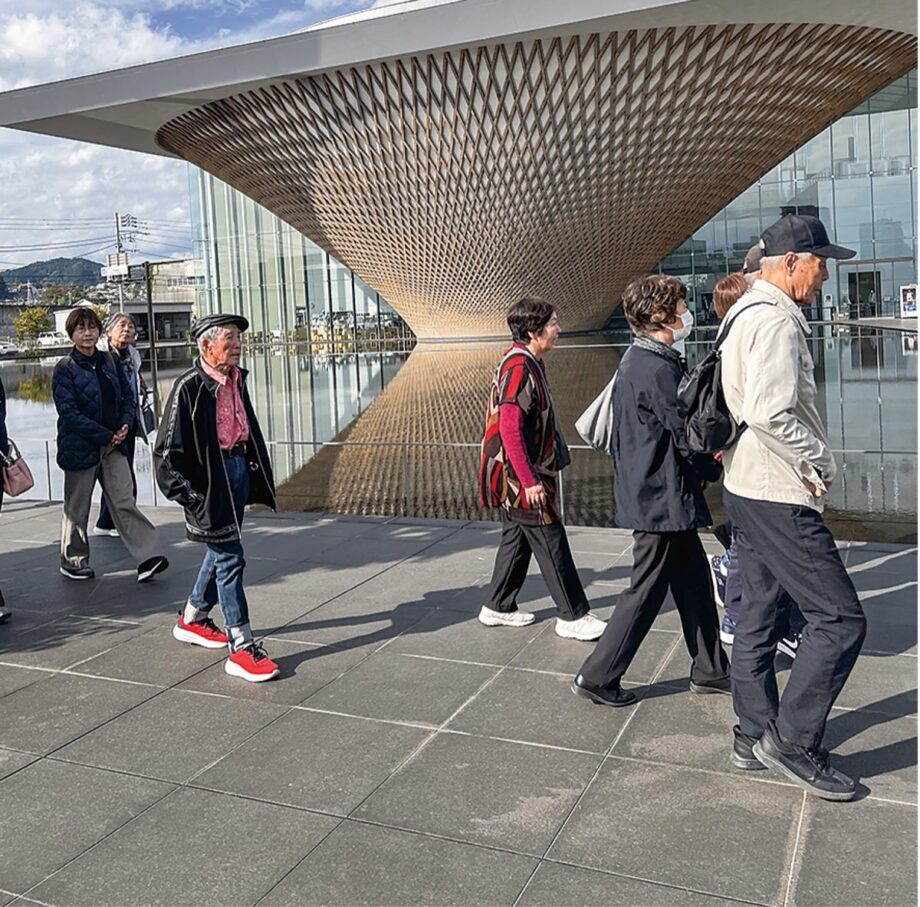 伊勢原市老連がバスハイク！富士山遺産センターや特別列車クルリンなど満喫